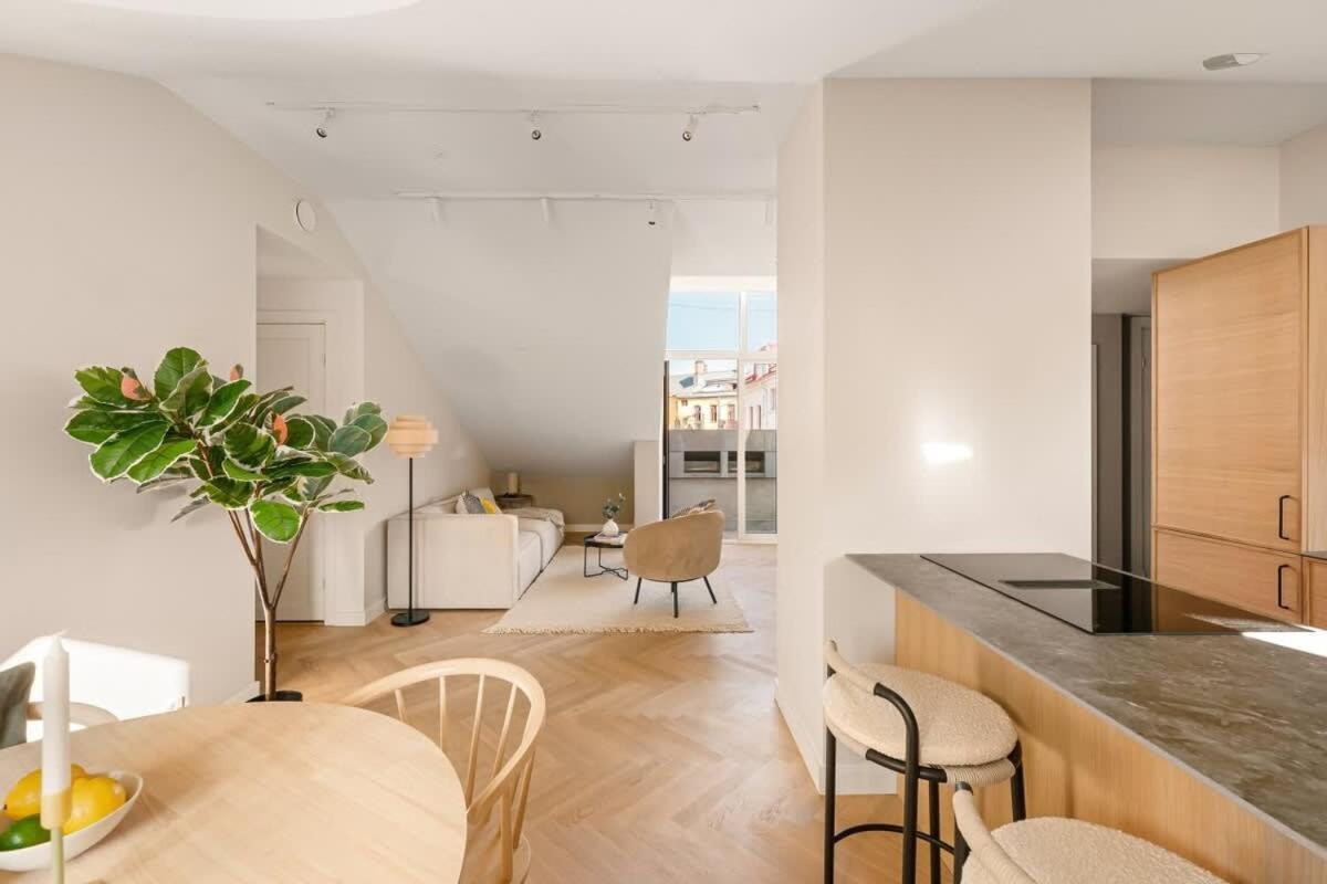 Dinbnb Gruenerlokka I Penthouse With Private Rooftop I 2 Bedrooms & 2 Bathrooms Apartment Oslo