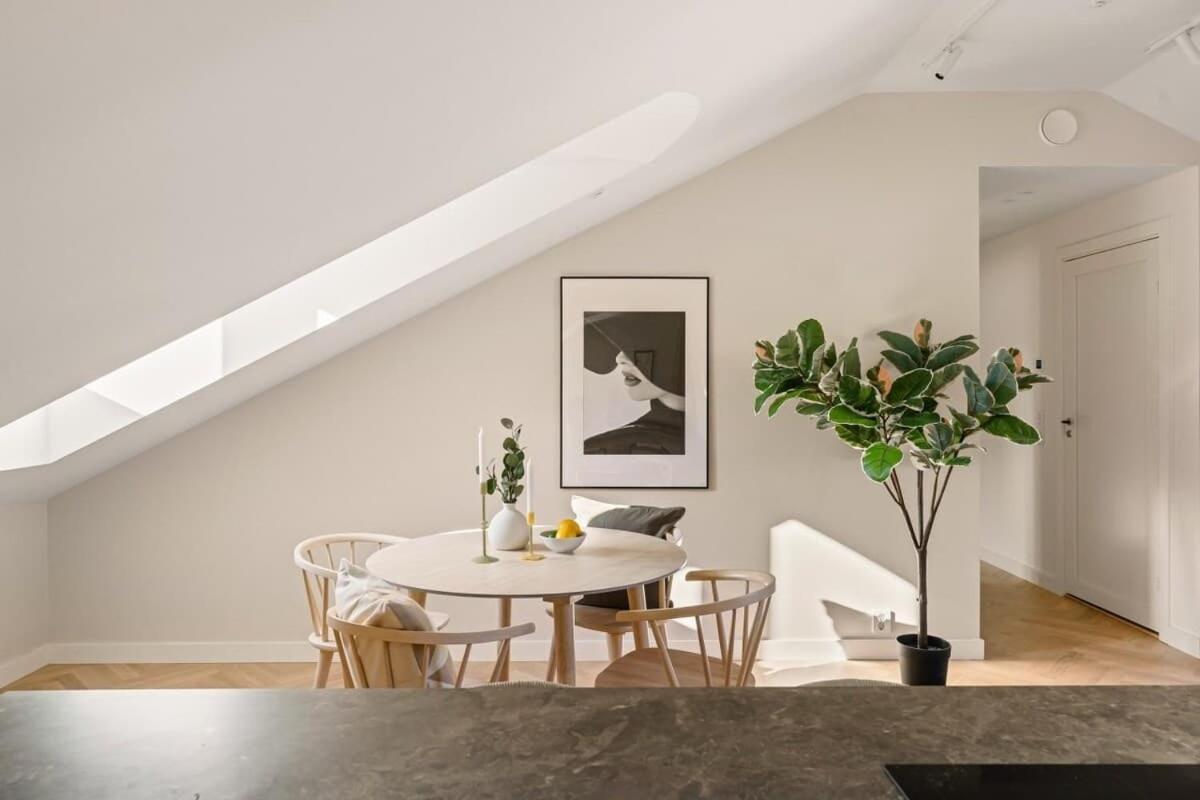 Dinbnb Gruenerlokka I Penthouse With Private Rooftop I 2 Bedrooms & 2 Bathrooms Oslo